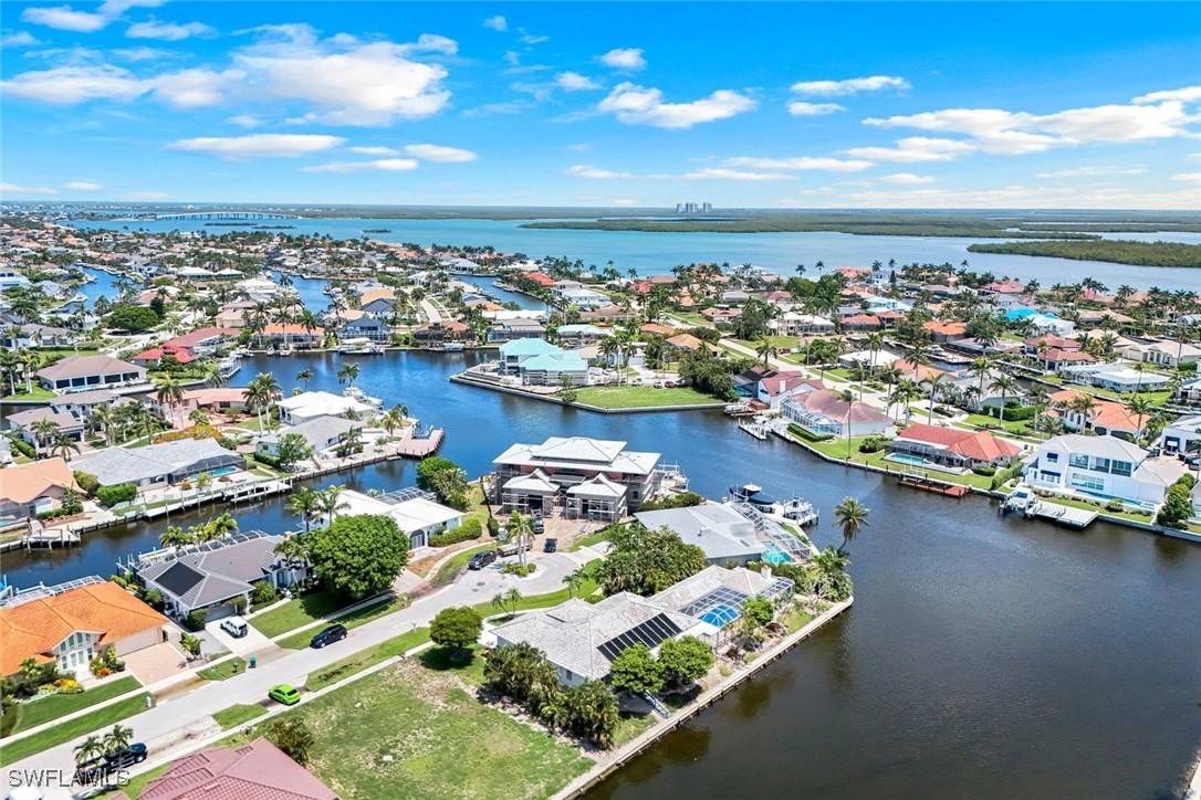 Marco Island, FL 34145,1895 Woodbine CT