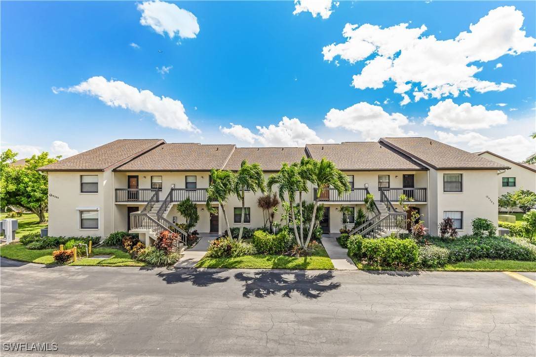 Fort Myers, FL 33919,9305 Lake Park DR #204