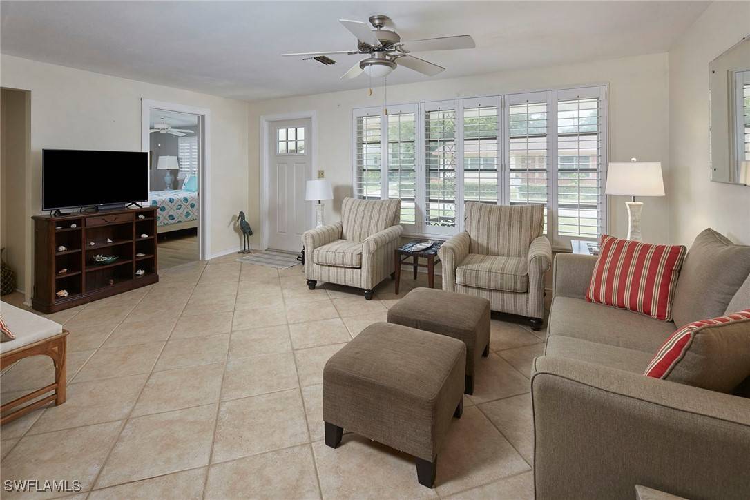 Naples, FL 34112,1721 Smugglers CV