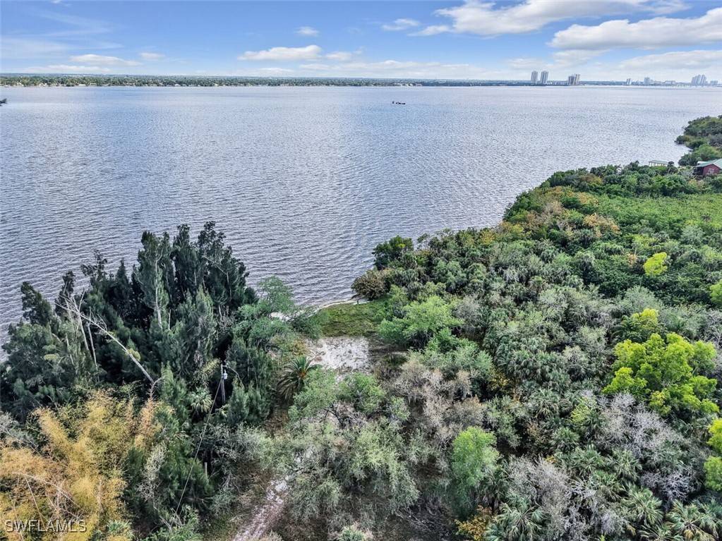 North Fort Myers, FL 33917,2053 Cohn RD