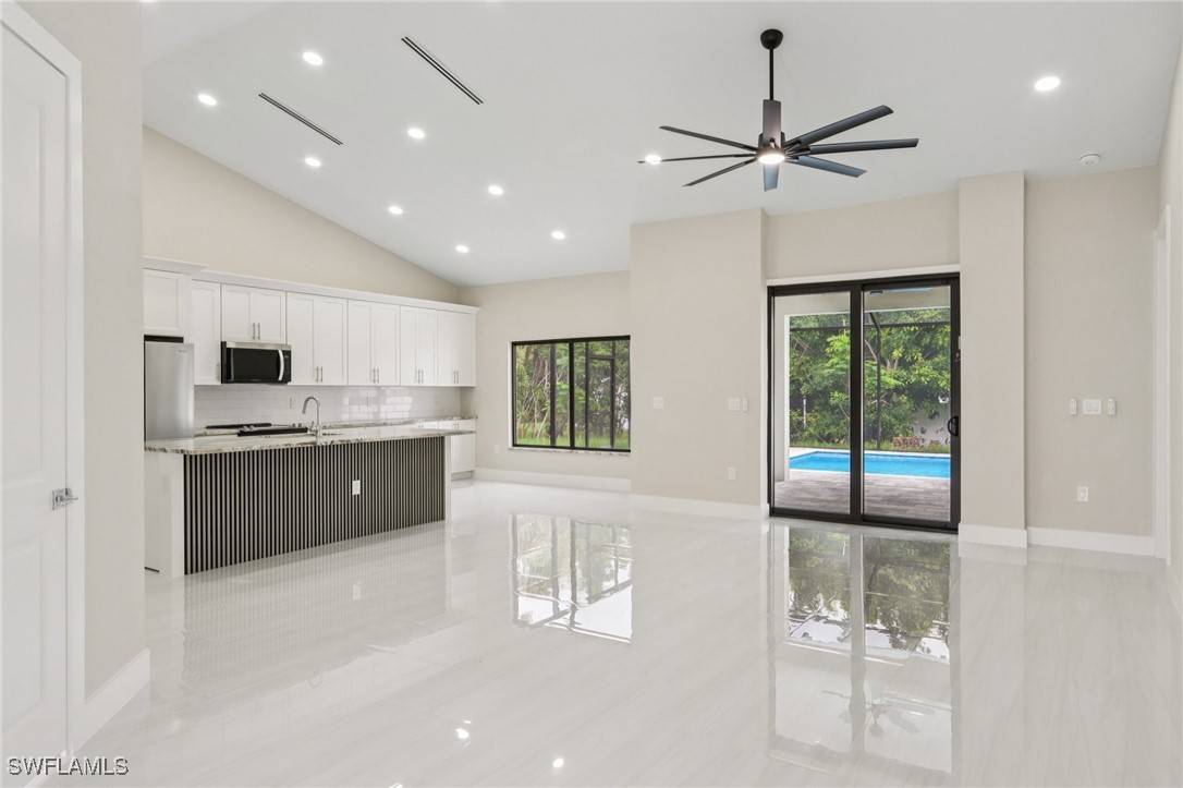 Cape Coral, FL 33904,2933 SE Santa Barbara PL