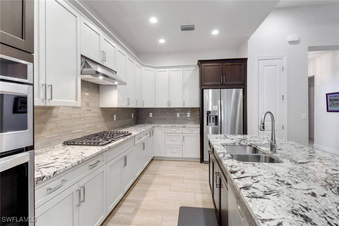 Naples, FL 34114,8913 Redonda DR