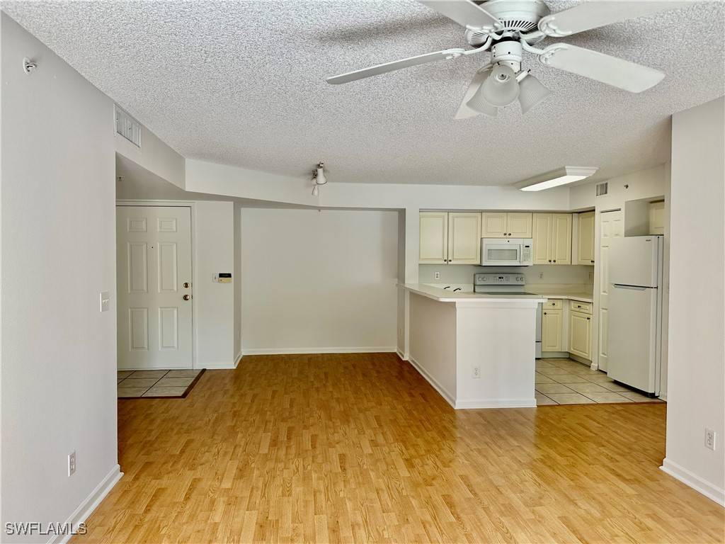 Naples, FL 34104,1260 Wildwood Lakes BLVD #204
