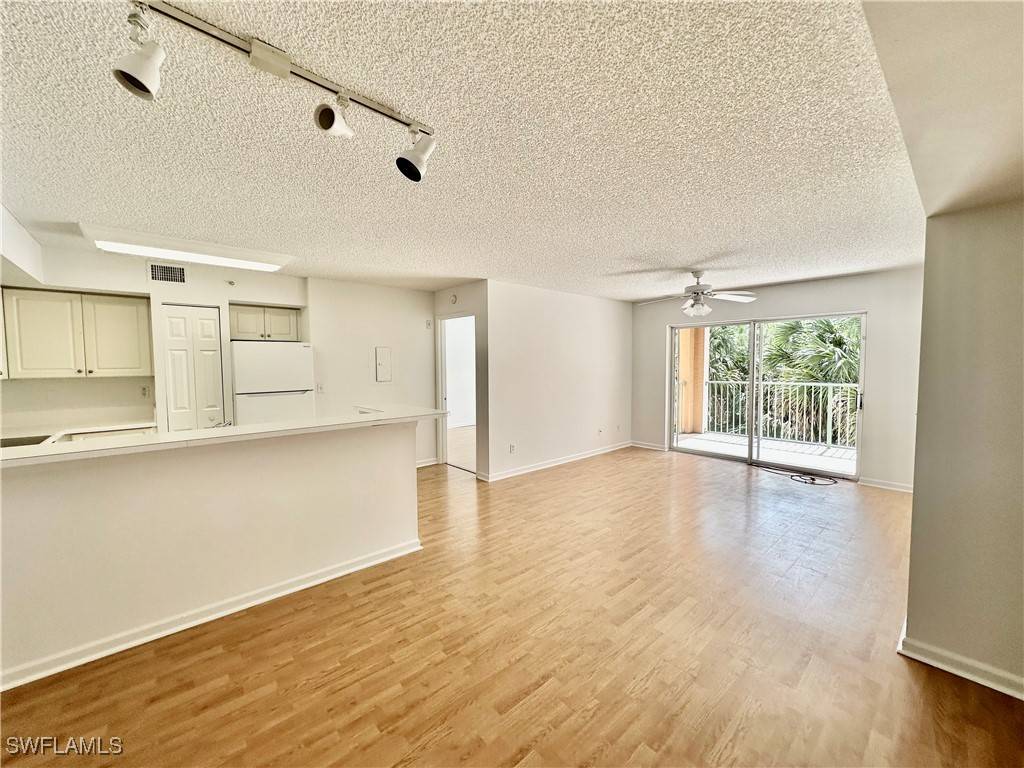 Naples, FL 34104,1260 Wildwood Lakes BLVD #204