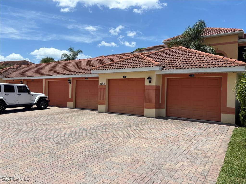 Fort Myers, FL 33919,13761 Julias WAY #323