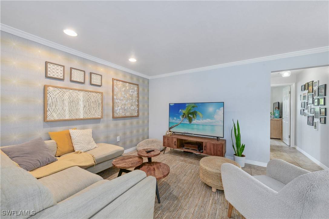 Naples, FL 34110,206 Fairway CIR