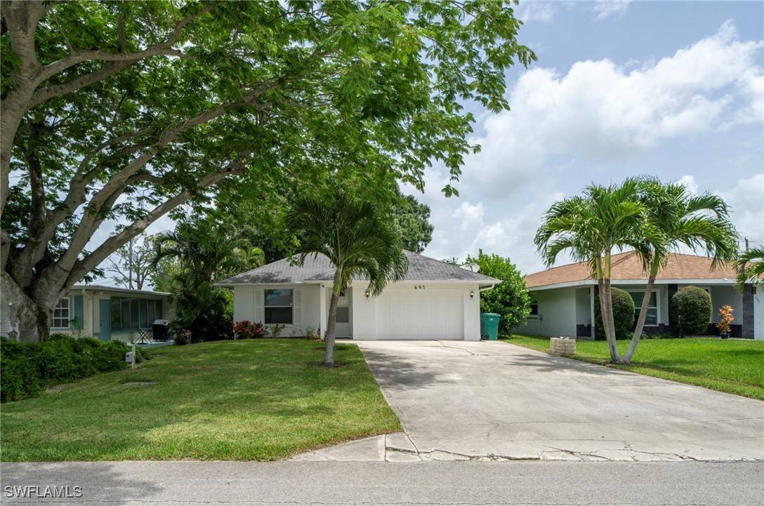 Naples, FL 34108,691 102nd AVE N