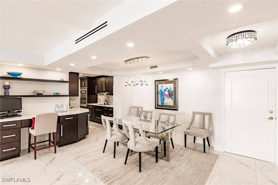 Naples, FL 34103,4001 Gulf Shore BLVD N #1104