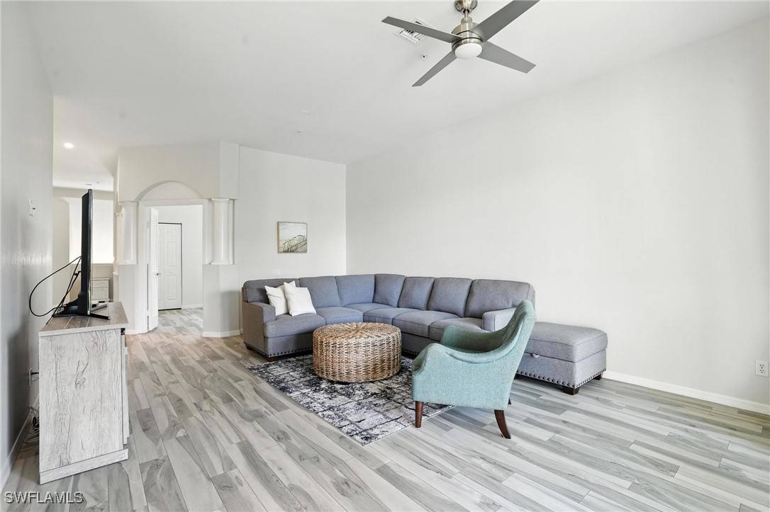 Naples, FL 34108,1000 L Ambiance CIR #205