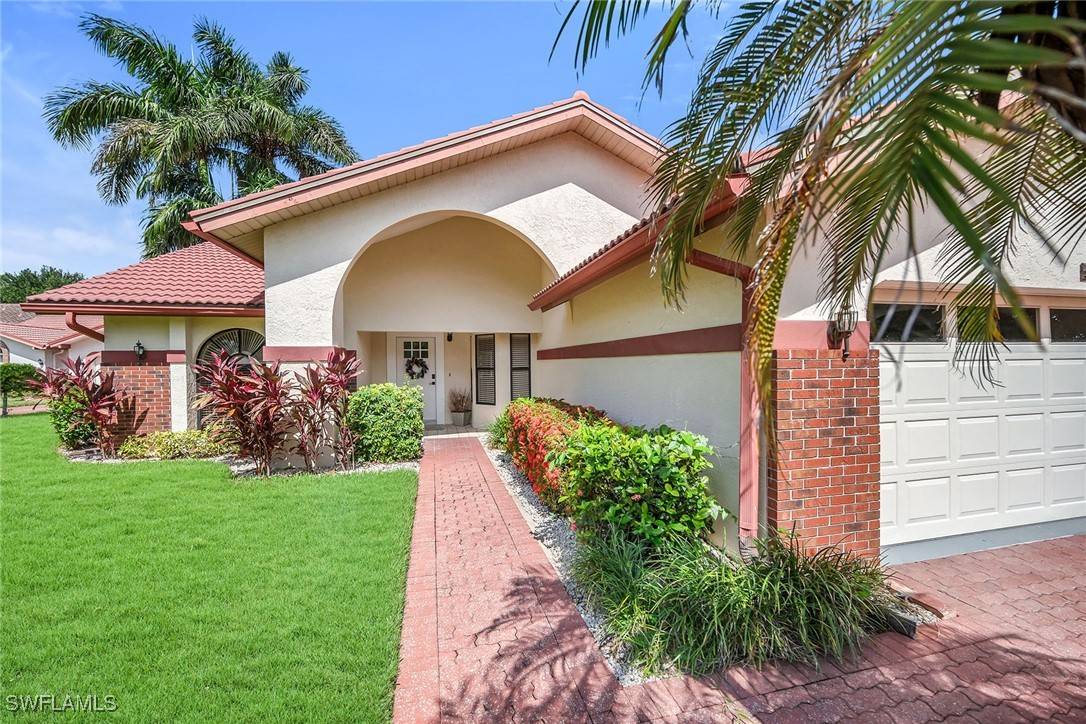 Naples, FL 34104,581 Country Walk CT