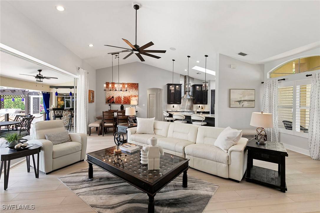 Naples, FL 34104,2322 River Reach DR
