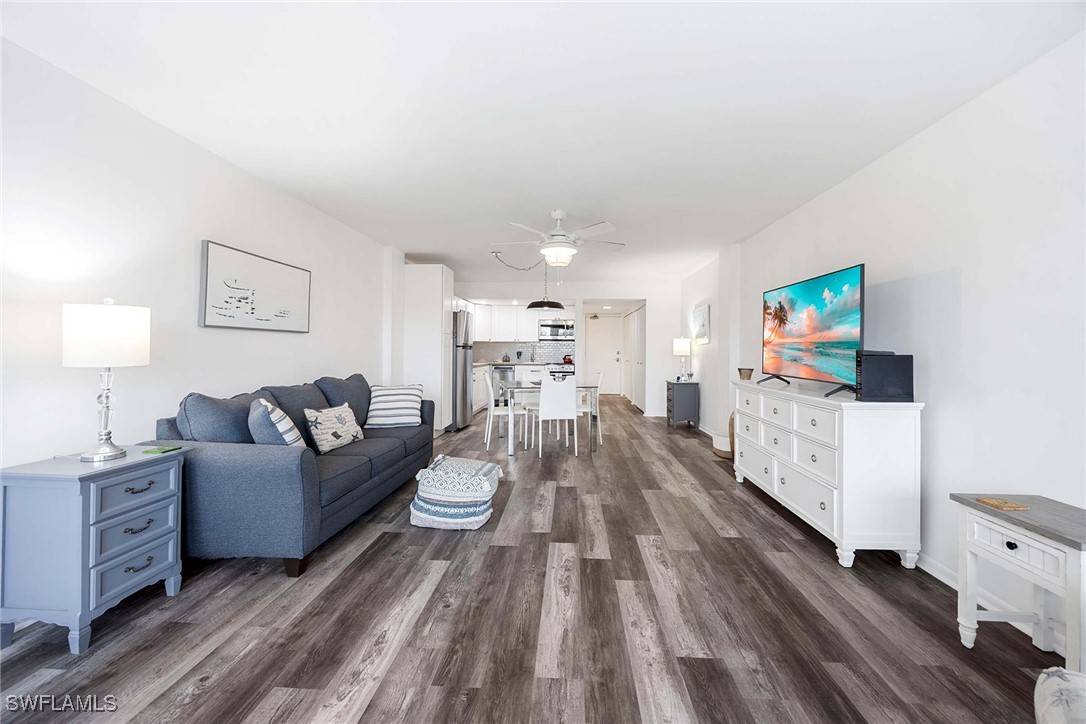 Naples, FL 34108,1 Bluebill AVE #411