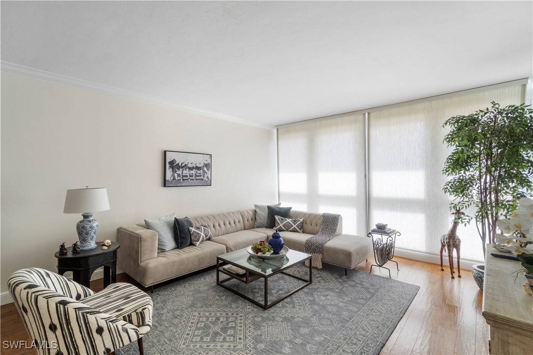 Naples, FL 34103,4031 Gulf Shore BLVD N #25