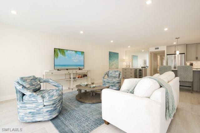 Naples, FL 34103,2850 Gulf Shore BLVD N #102