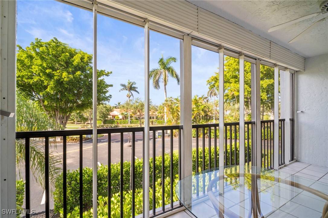 Naples, FL 34103,555 Park Shore DR #B212