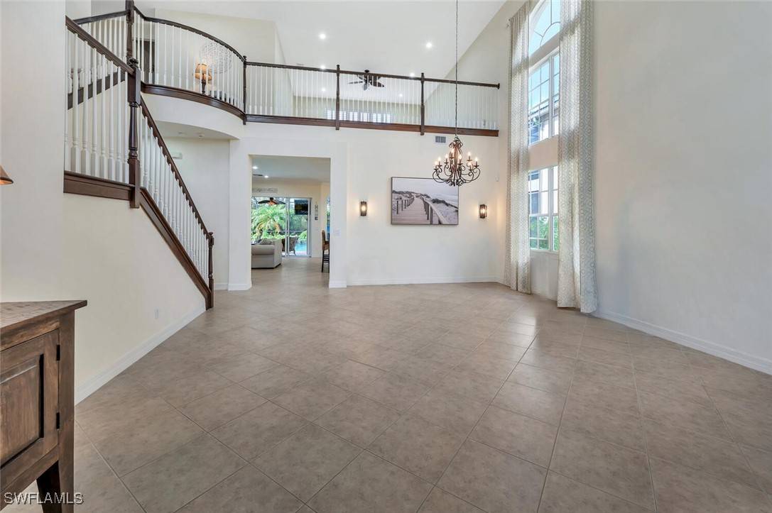 Naples, FL 34119,1857 Senegal Date DR