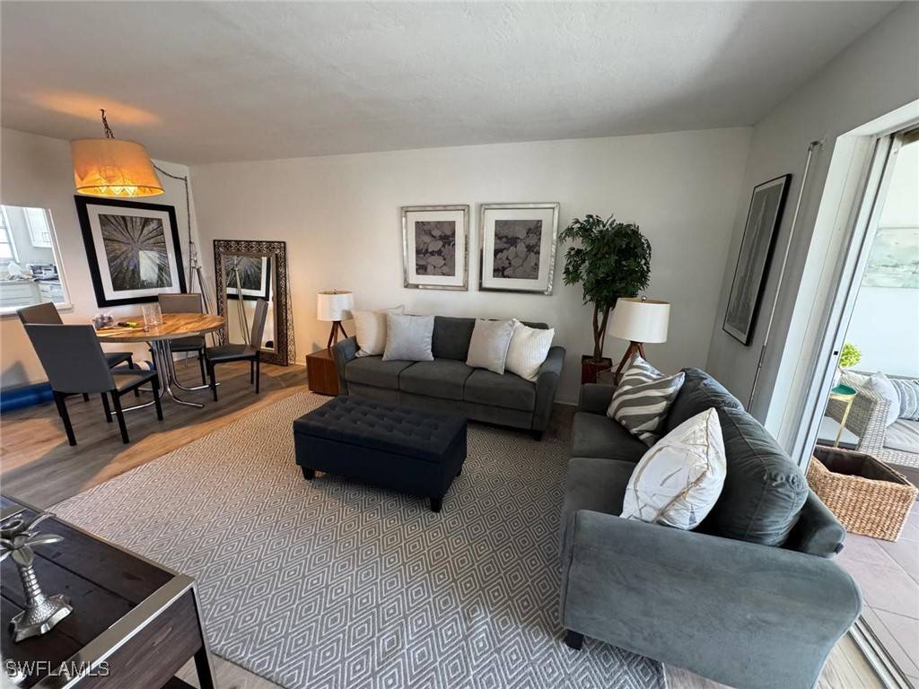 Naples, FL 34102,1900 Alamanda DR #303