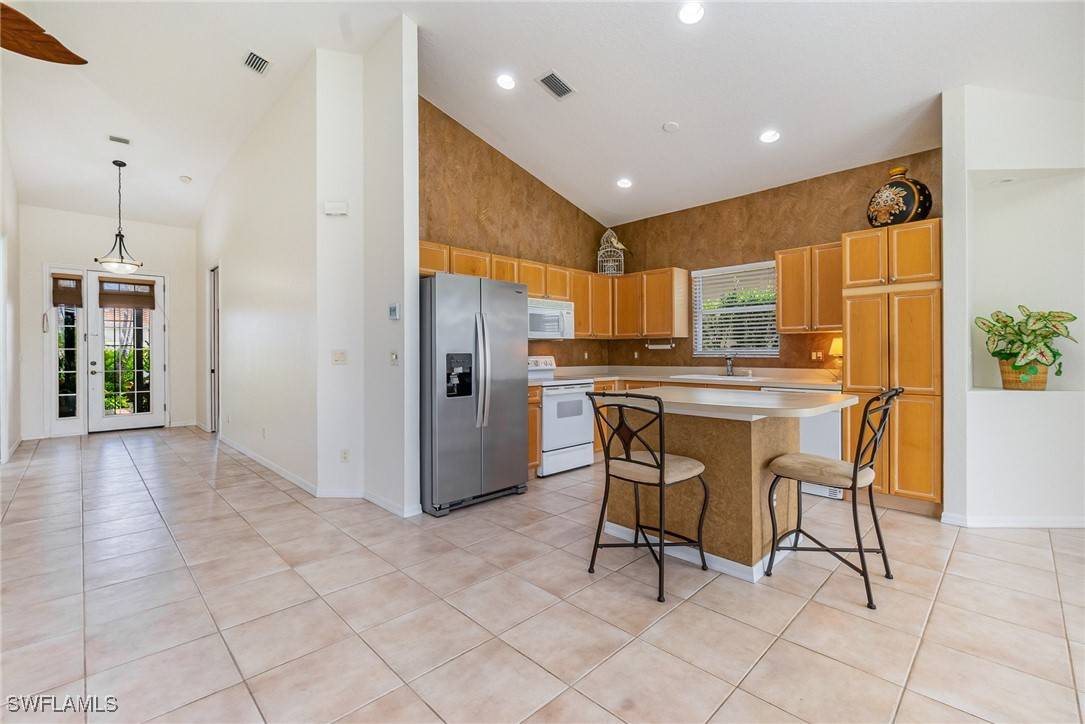 Bonita Springs, FL 34134,28501 Hidden Lake DR