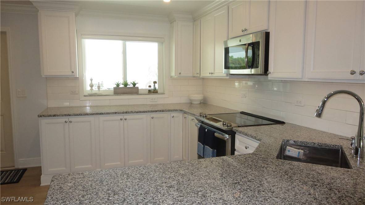 Naples, FL 34102,1100 8th AVE S #203A