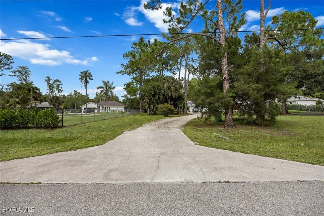 Naples, FL 34116,5881 Green BLVD