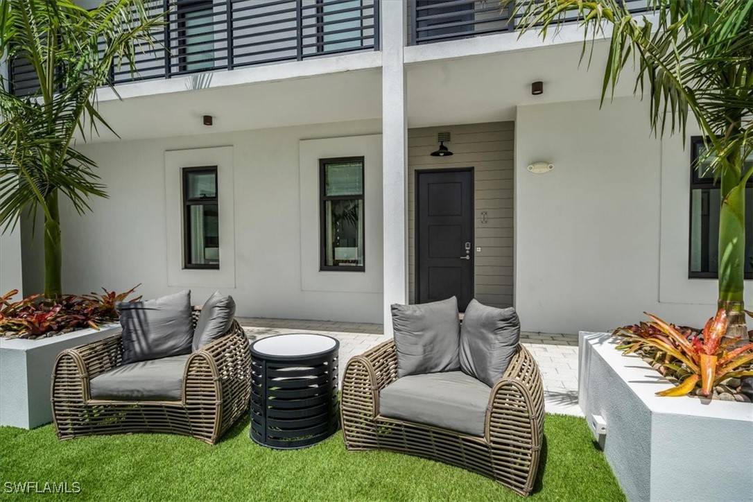 Naples, FL 34102,850 Central AVE #206