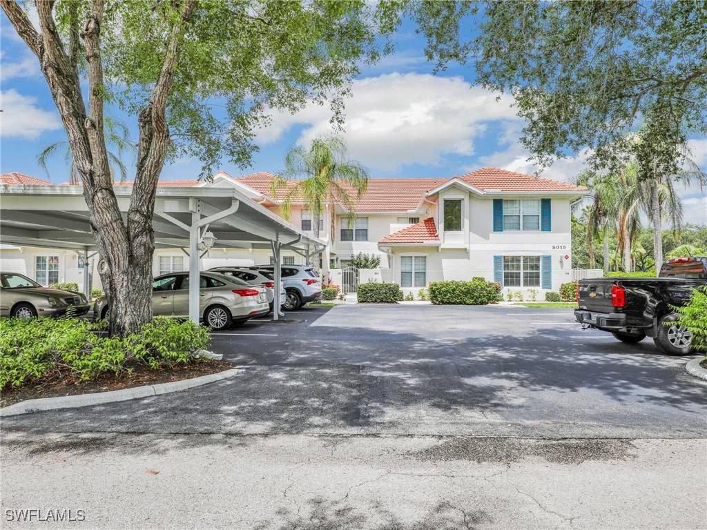 Naples, FL 34110,5015 Cedar Springs DR #203