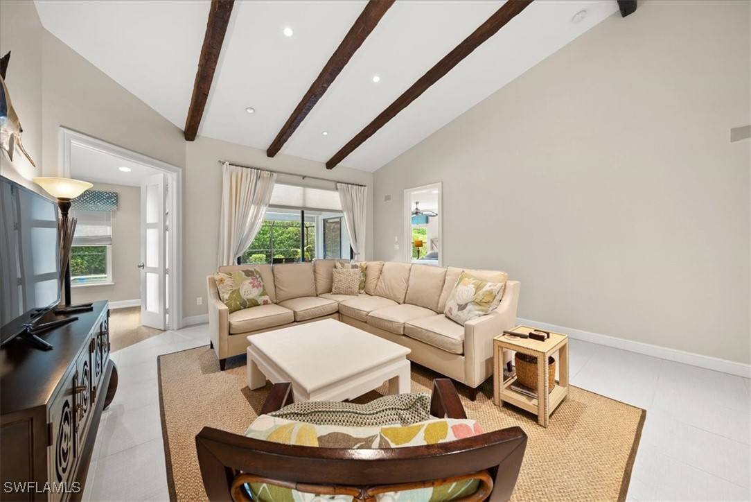 Naples, FL 34104,725 Kings WAY