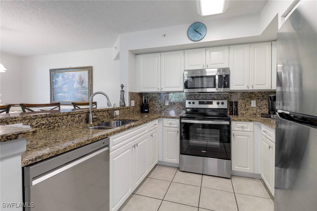 Naples, FL 34104,1160 Wildwood Lakes BLVD #9