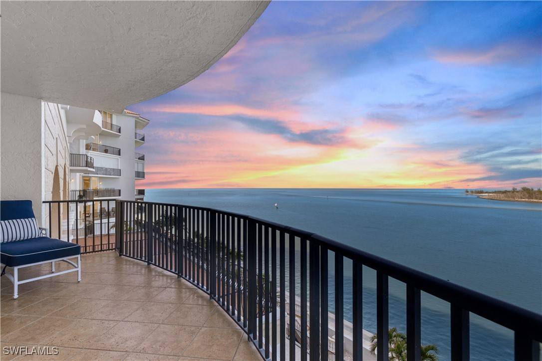 Naples, FL 34113,700 La Peninsula BLVD #404
