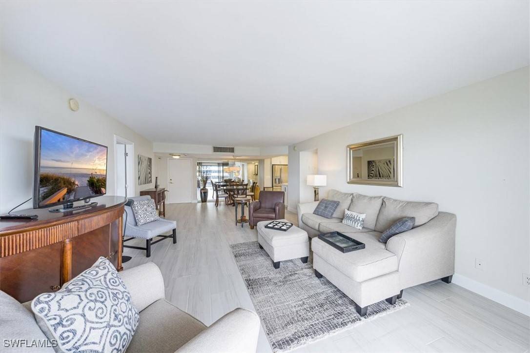 Naples, FL 34103,4005 Gulf Shore BLVD N #1104