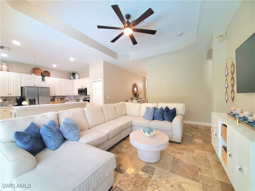 Naples, FL 34104,1119 Dorchester CT #60