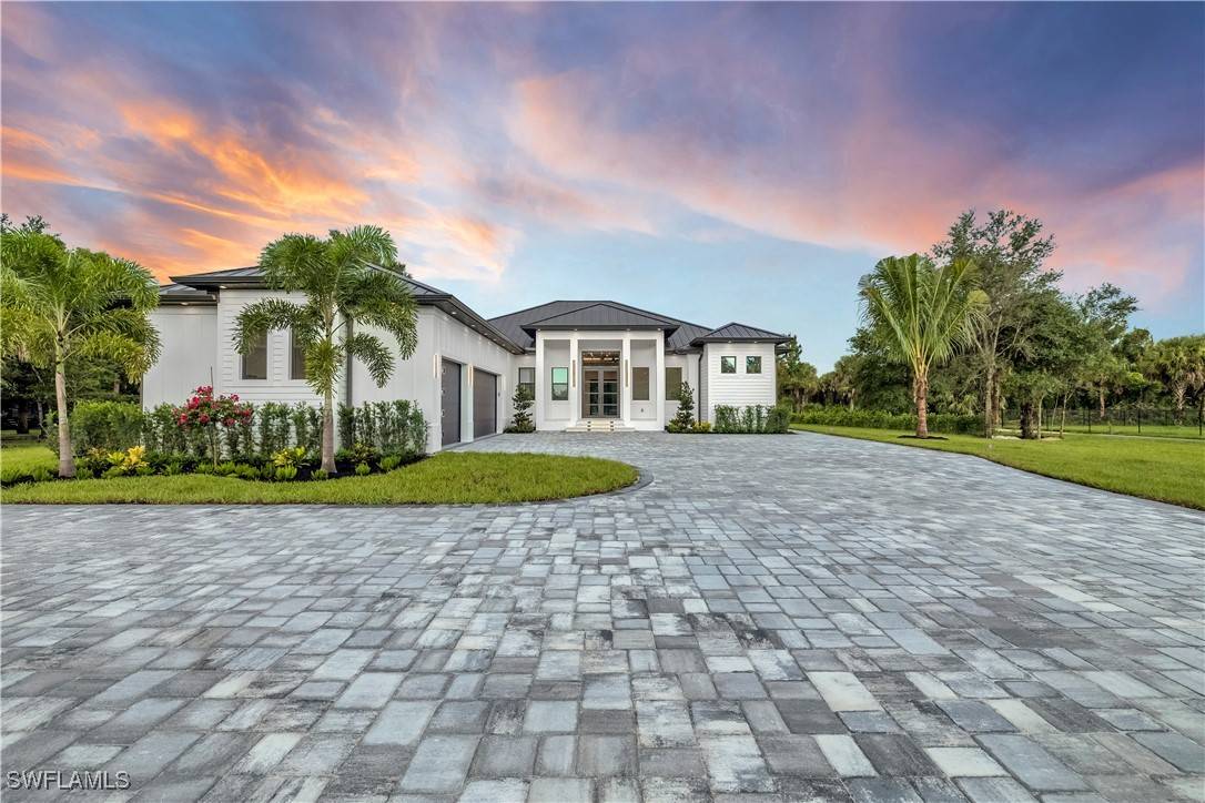Naples, FL 34117,966 15TH ST SW