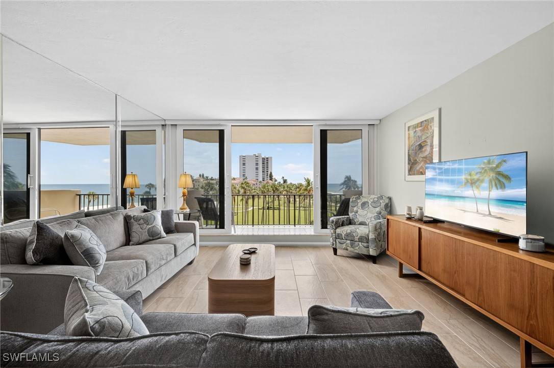 Naples, FL 34103,4001 Gulf Shore BLVD N #303