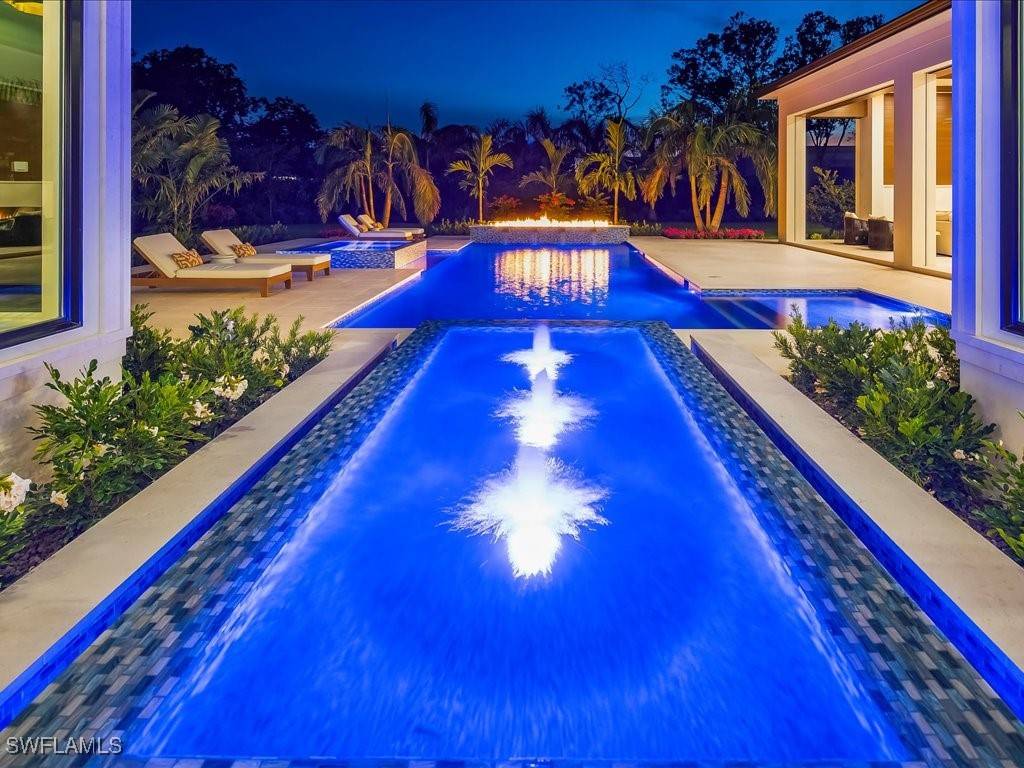 Naples, FL 34108,208 Hickory RD