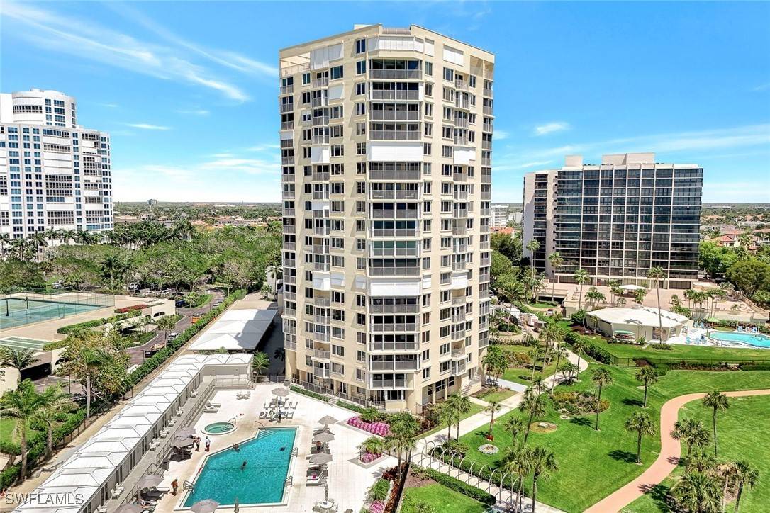 Naples, FL 34103,4041 Gulf Shore BLVD N #403