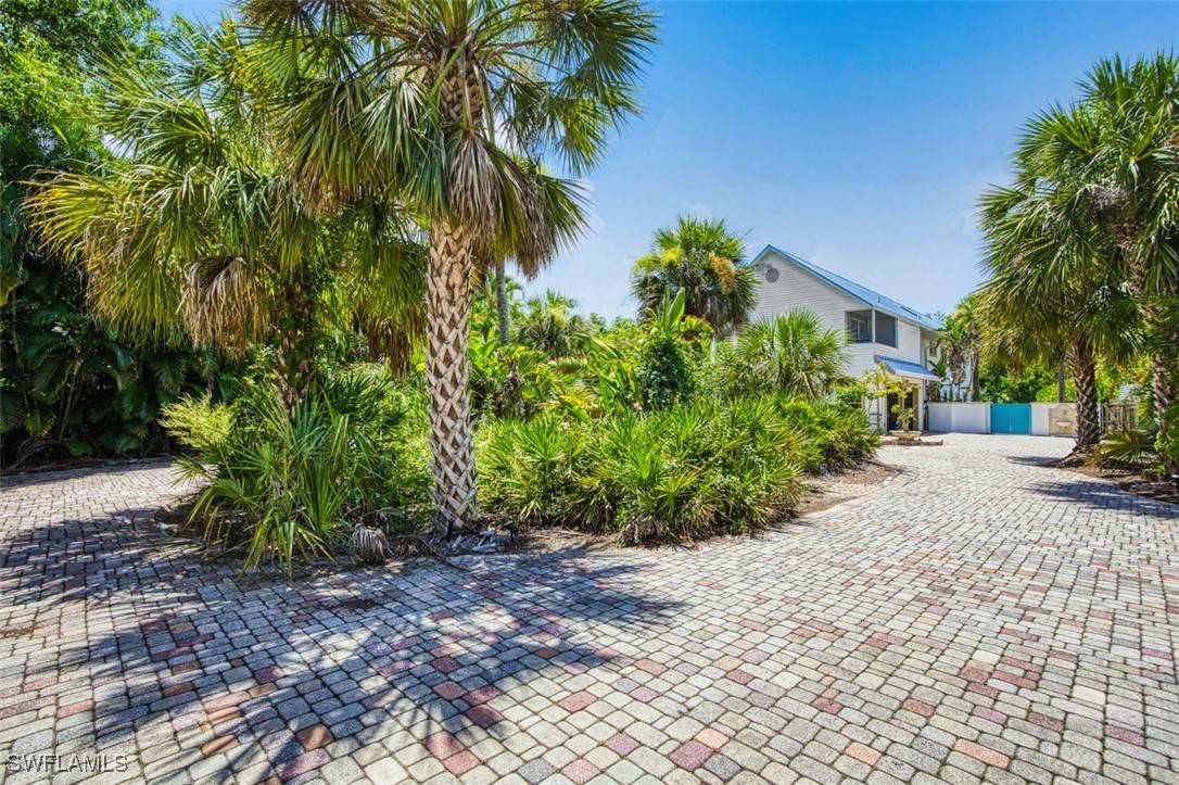 Naples, FL 34105,2727 66th ST SW