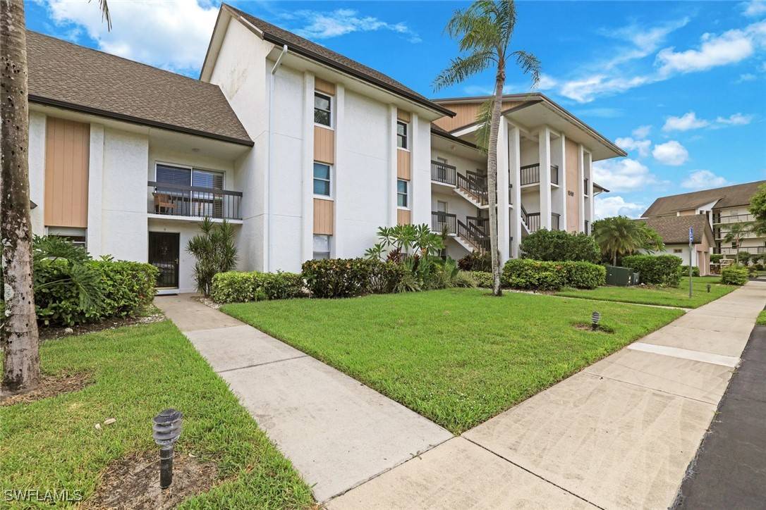 Naples, FL 34110,1510 Imperial Golf Course BLVD #111