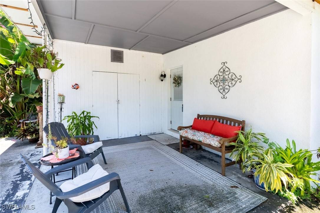 Naples, FL 34104,2928 Hawthorne CT