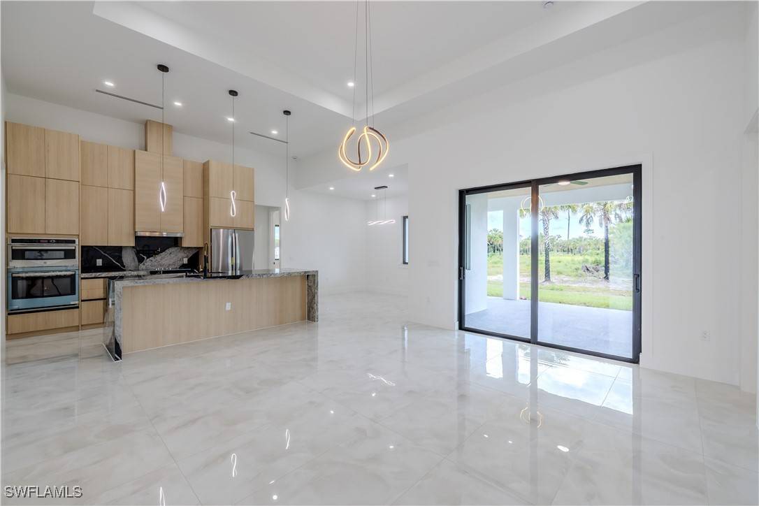Naples, FL 34117,2171 Everglades BLVD S