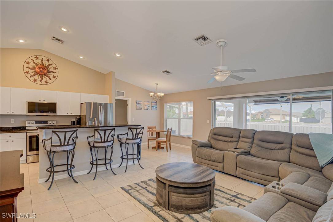 Cape Coral, FL 33909,712 NE 1st PL
