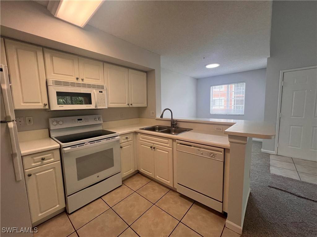 Naples, FL 34104,1280 Wildwood Lakes BLVD #202