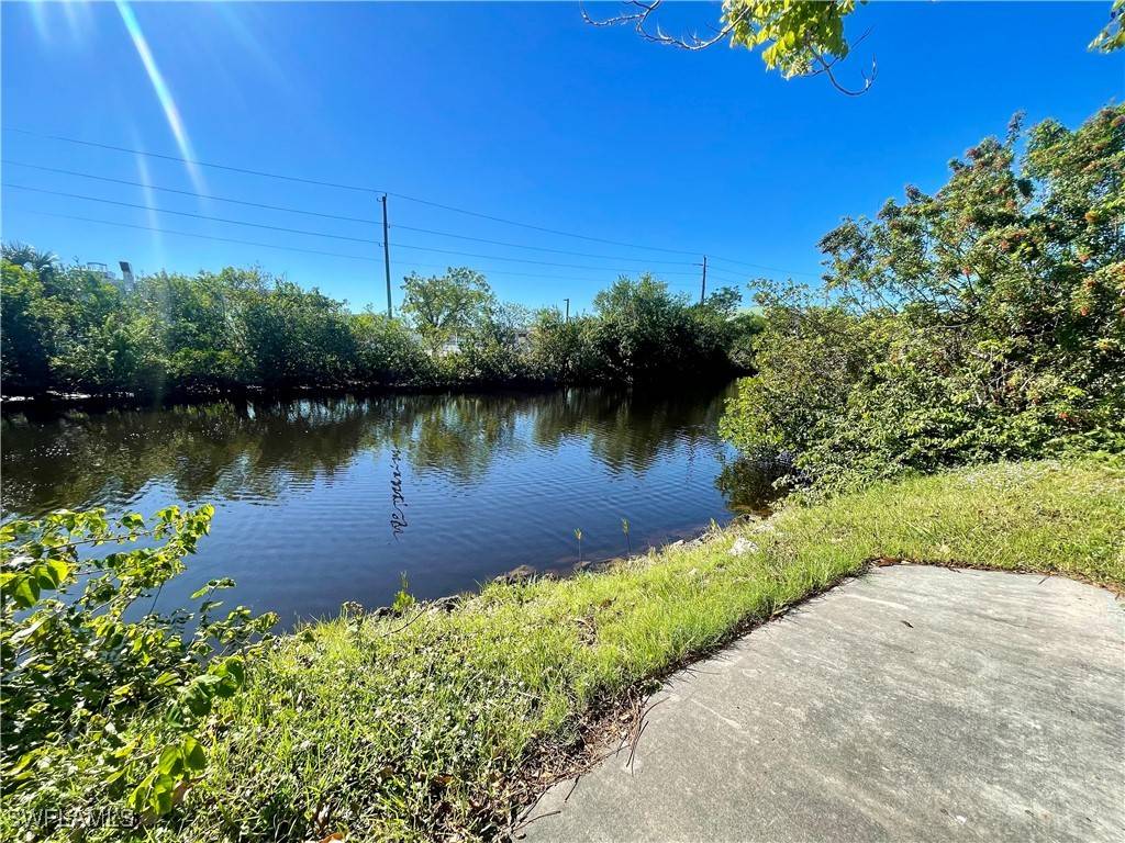 Naples, FL 34102,1280 5th AVE N