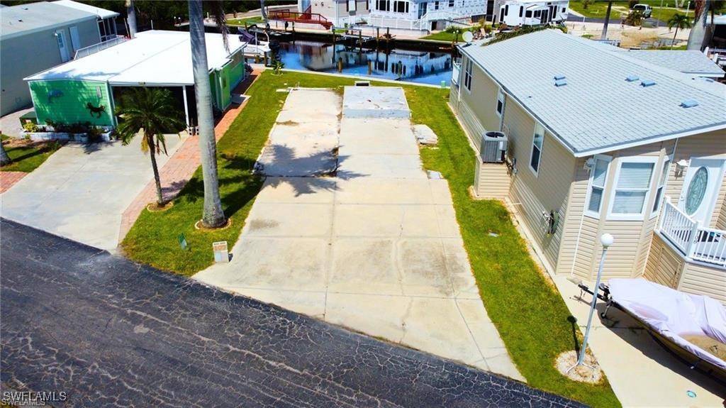 Fort Myers Beach, FL 33931,107 Blackbeard WAY