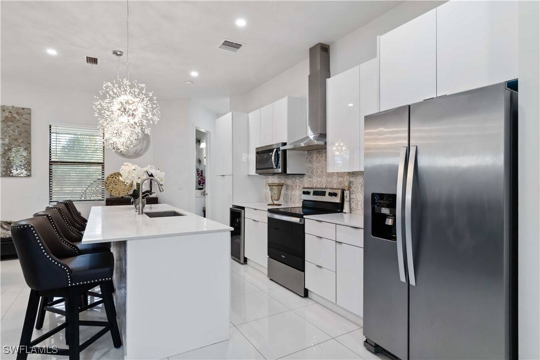 Naples, FL 34120,2960 6th AVE NE