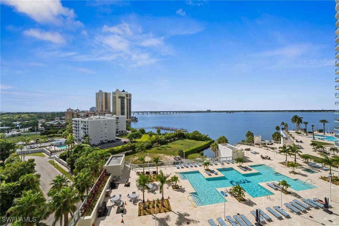 Fort Myers, FL 33916,3000 Oasis Grand BLVD #901