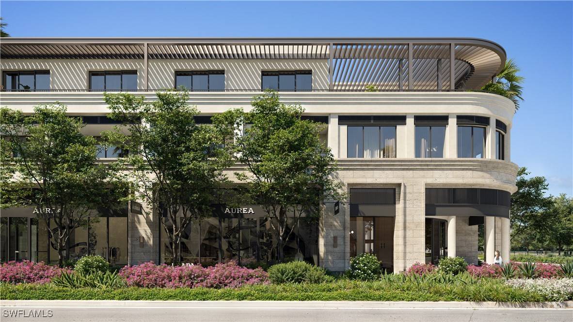 Naples, FL 34102,975 6th AVE S #202