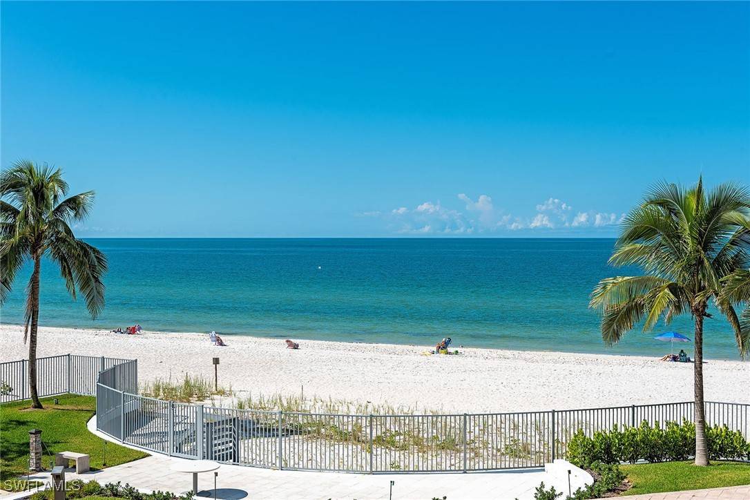 Naples, FL 34103,3401 Gulf Shore BLVD N #203