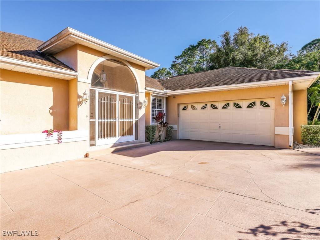 Lehigh Acres, FL 33936,820 Robert AVE