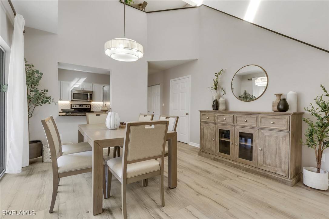 Naples, FL 34109,4536 Court WAY #19D