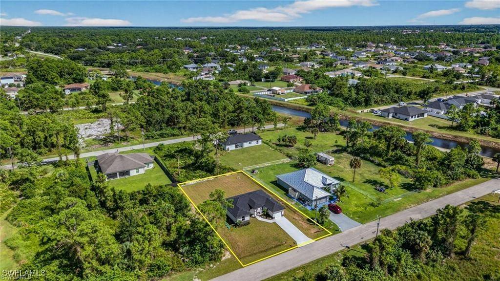 Lehigh Acres, FL 33971,2916 Dora AVE N